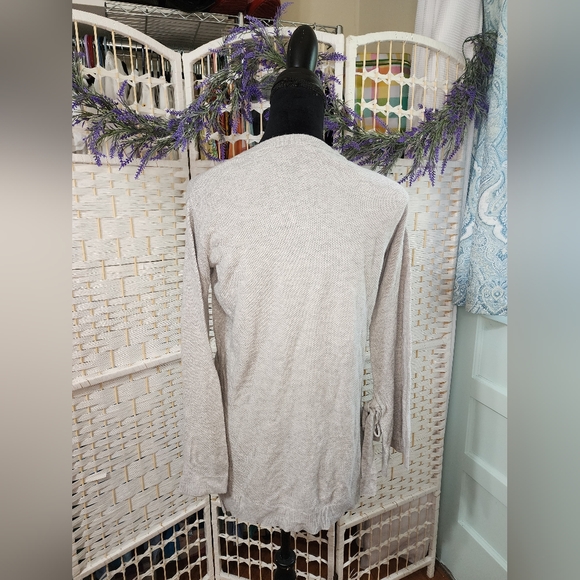 🧨 1st State Gray Hi-Lo Waffle Knit Bell Sleeve Sweater Top - Picture 7 of 9